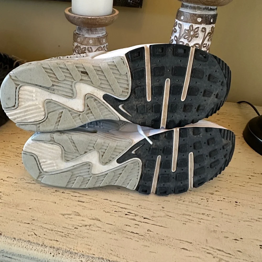 Nike Mens Air Max White and Black Tennis Shoes Sneakers 8.5 - Picture 7 of 7